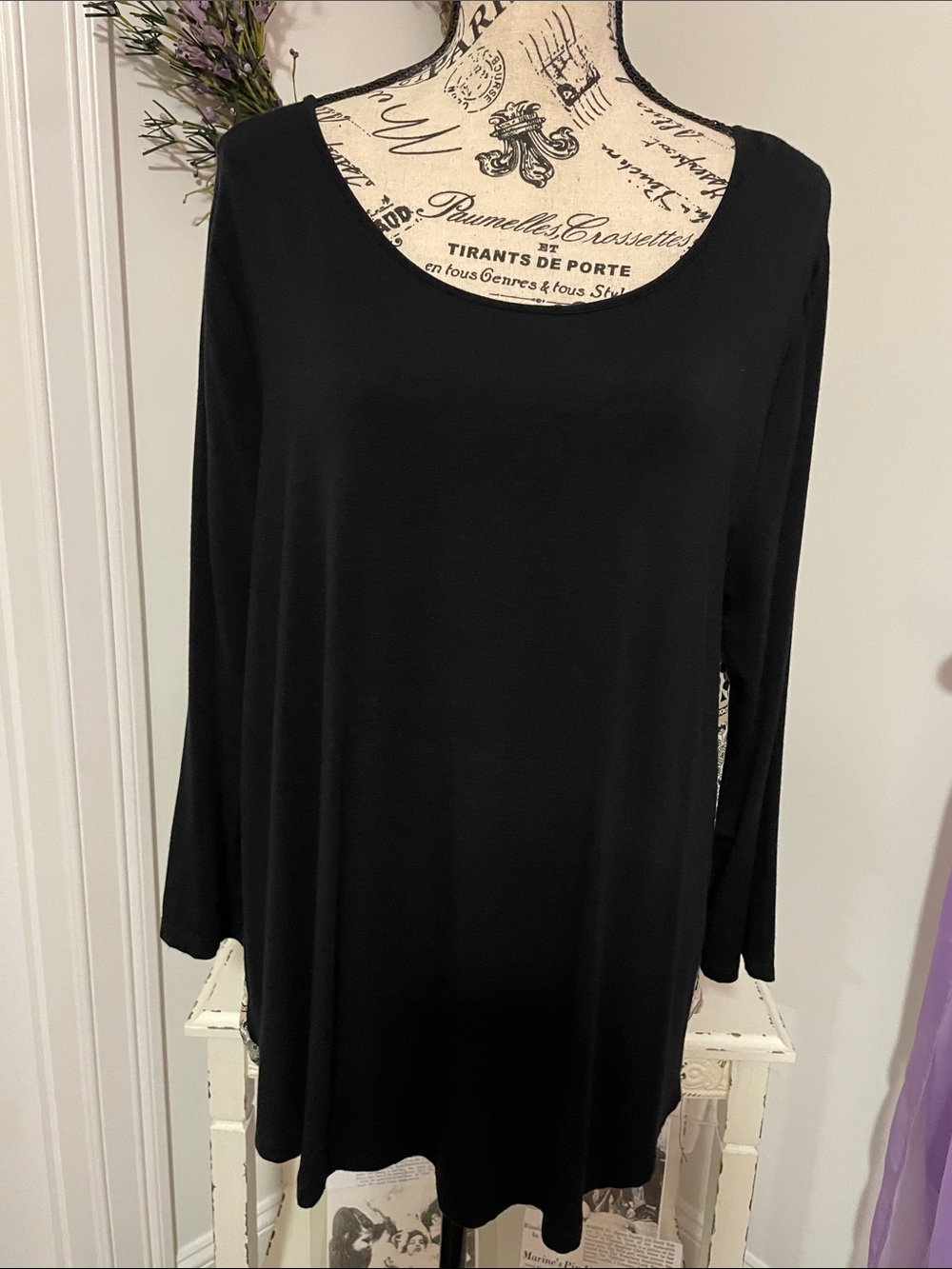 Women's Front Black and Back Printed Long Sleeve Scoop Neck Top
